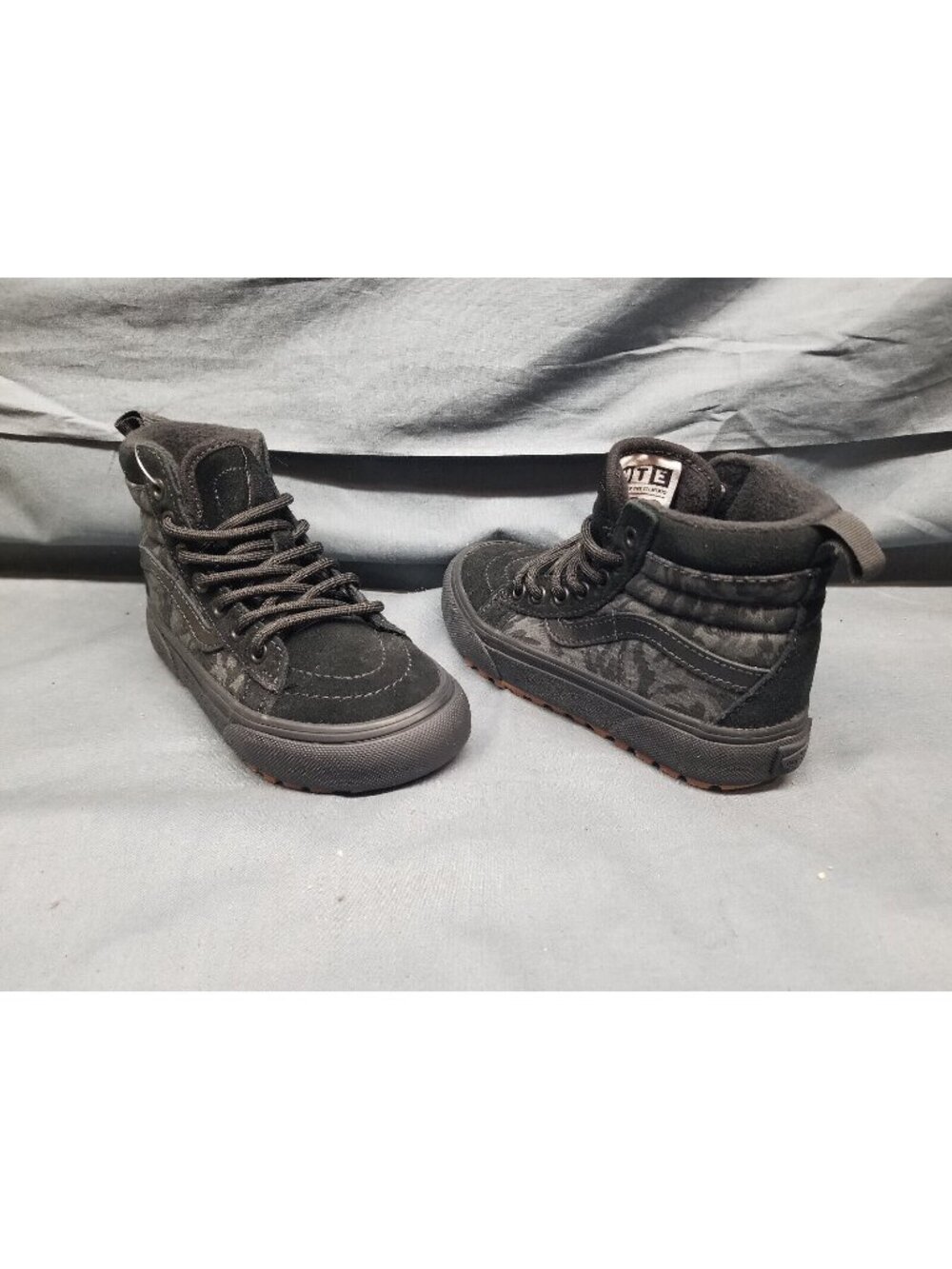 Vans Sk8-Hi Mte-1 Insulated SneakerBoot Canvas Black Kids Size 1 NEW NO BOX!
